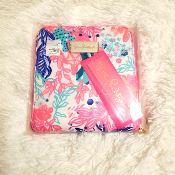 HOST PICK! Lilly Pulitzer Packable Tote - Picture 2 of 5